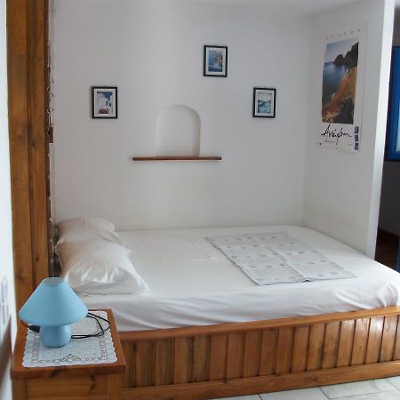 Floras Rooms And Studios 아나피 외부 사진