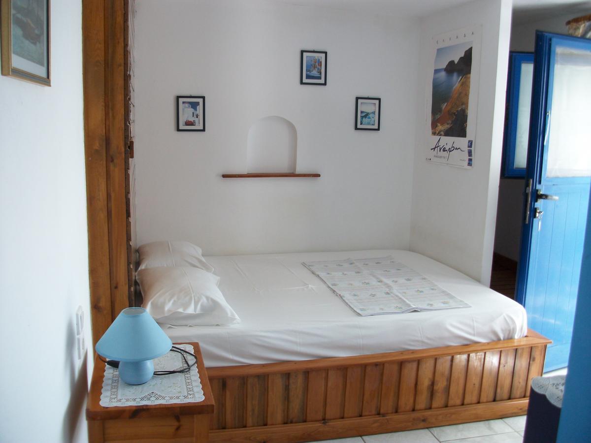 Floras Rooms And Studios 아나피 외부 사진