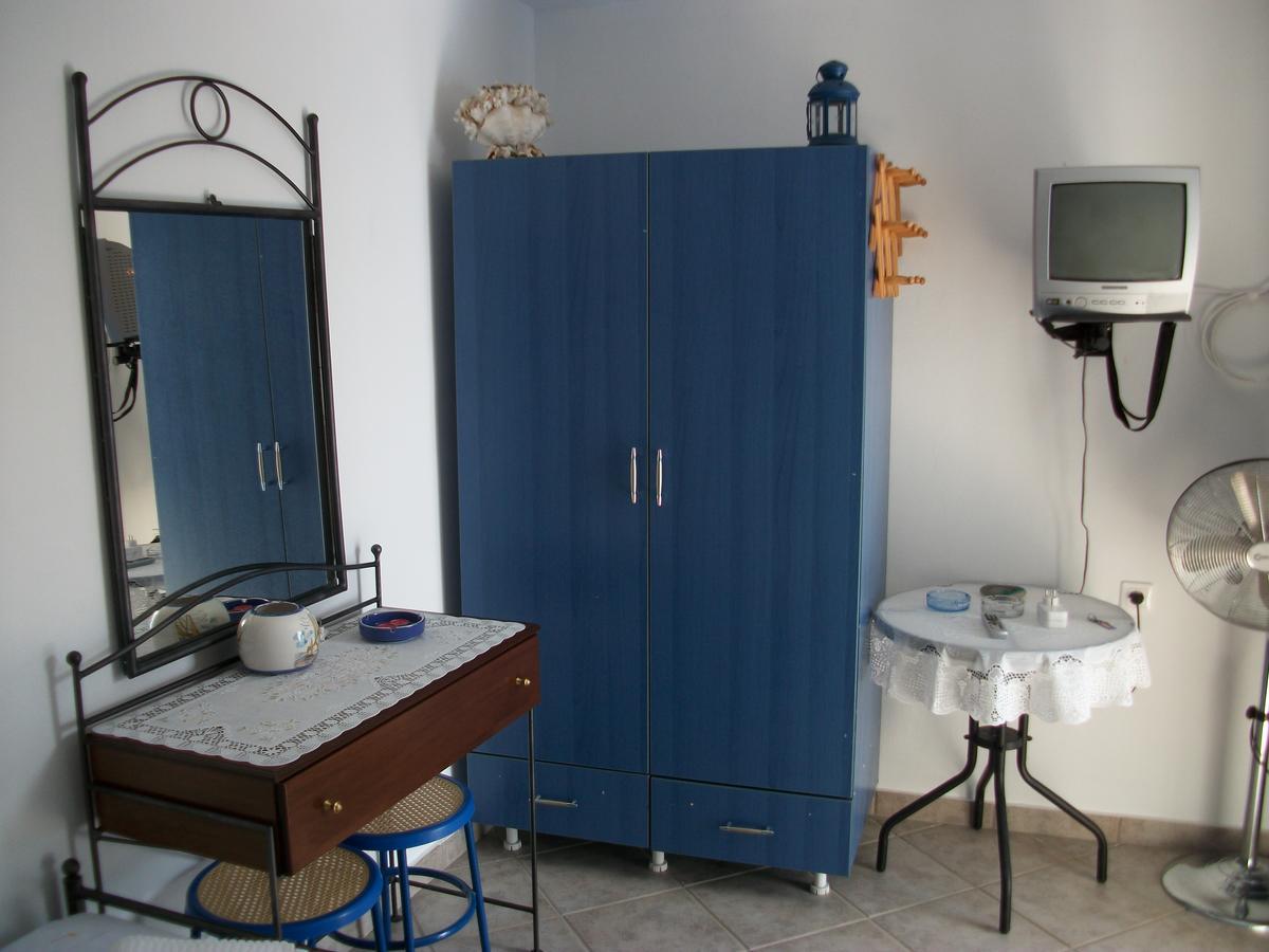 Floras Rooms And Studios 아나피 외부 사진