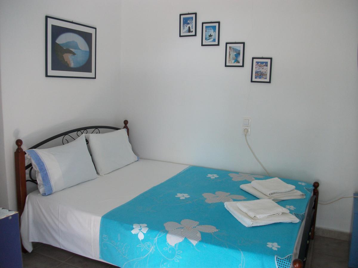 Floras Rooms And Studios 아나피 외부 사진